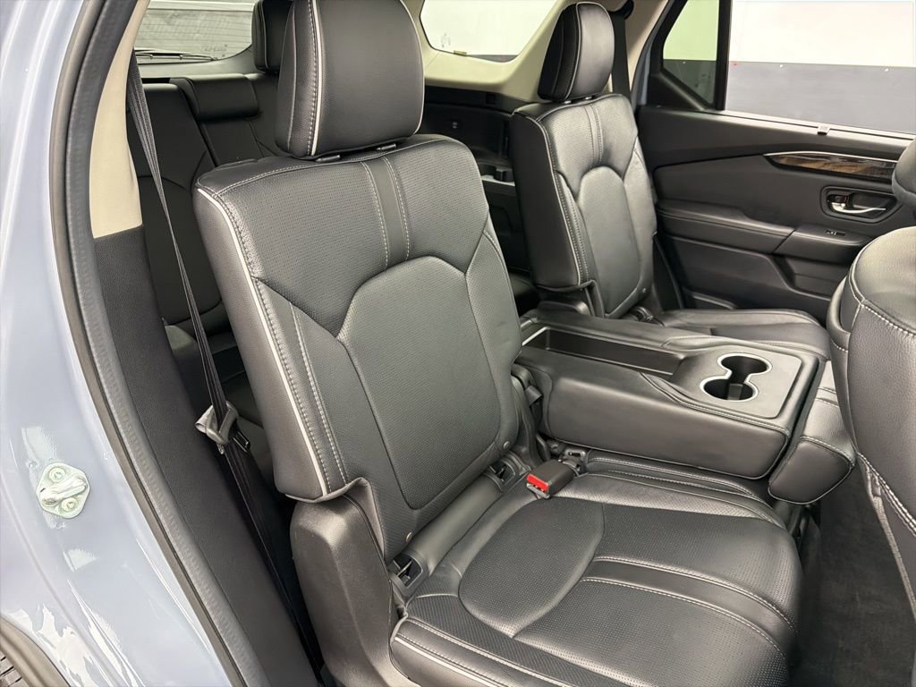Used 2025 Honda Pilot Elite image 30