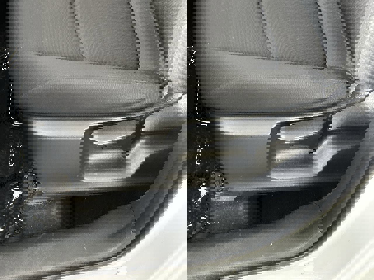 Used 2024 Toyota Corolla Cross LE image 19