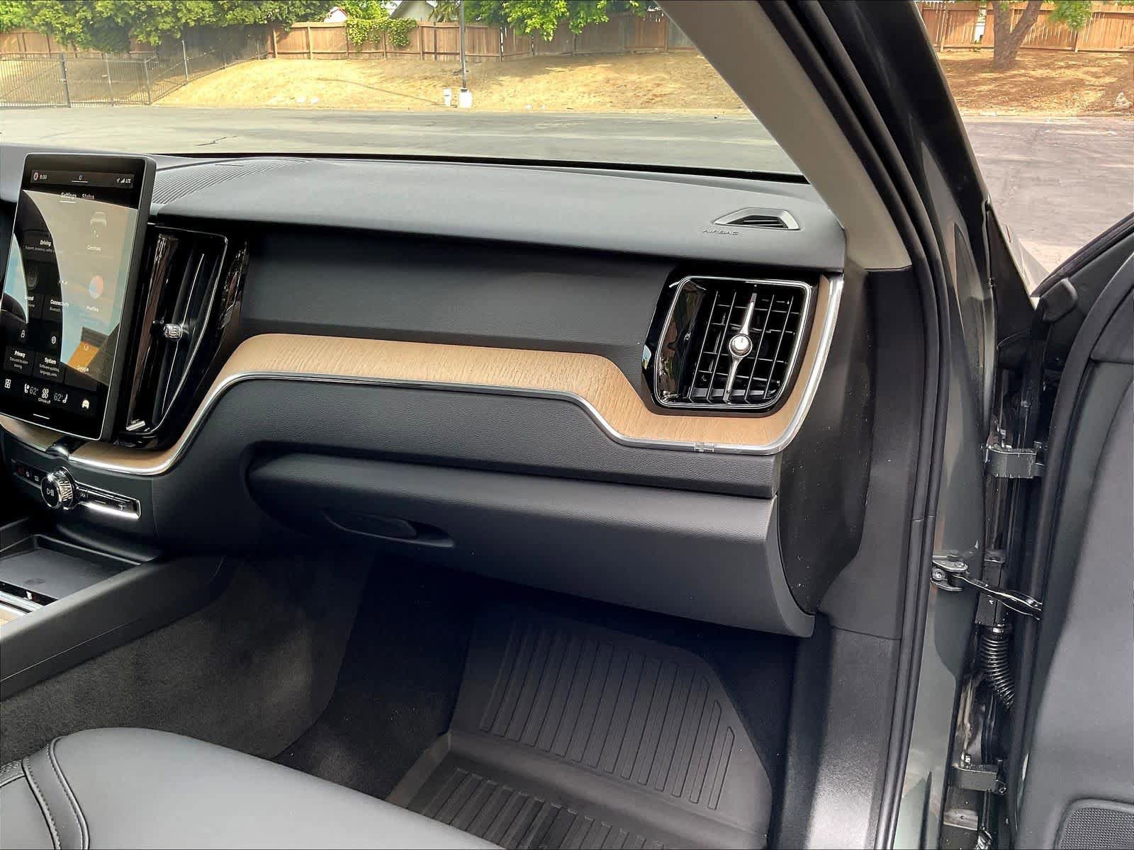 New 2026 Volvo XC60 B5 Plus w/ Climate Package AWD/4WD image 28