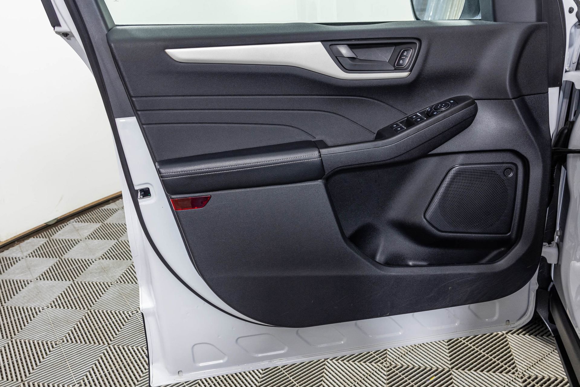 Used 2022 Ford Escape SE w/ Convenience Package image 36