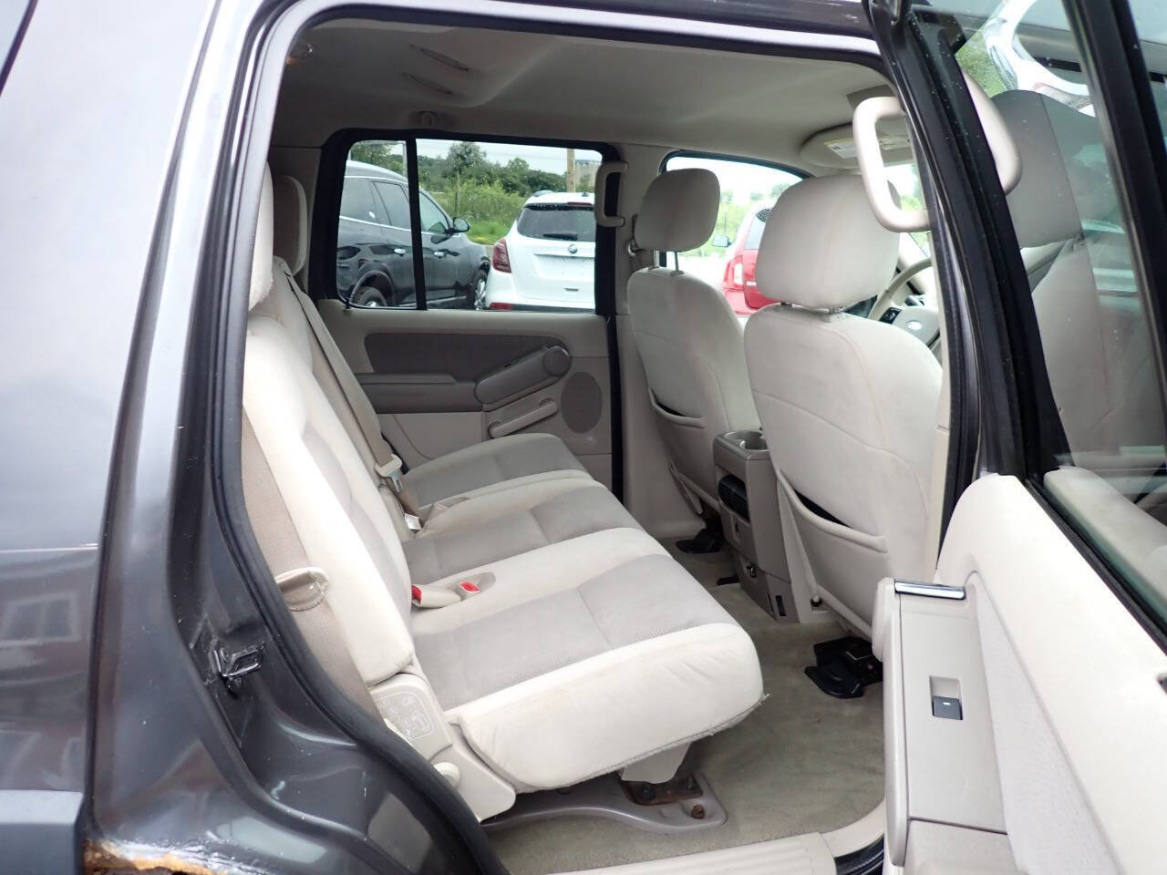 Used 2007 Ford Explorer XLT AWD/4WD image 10