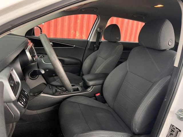 Used 2019 Kia Sorento FWD image 12