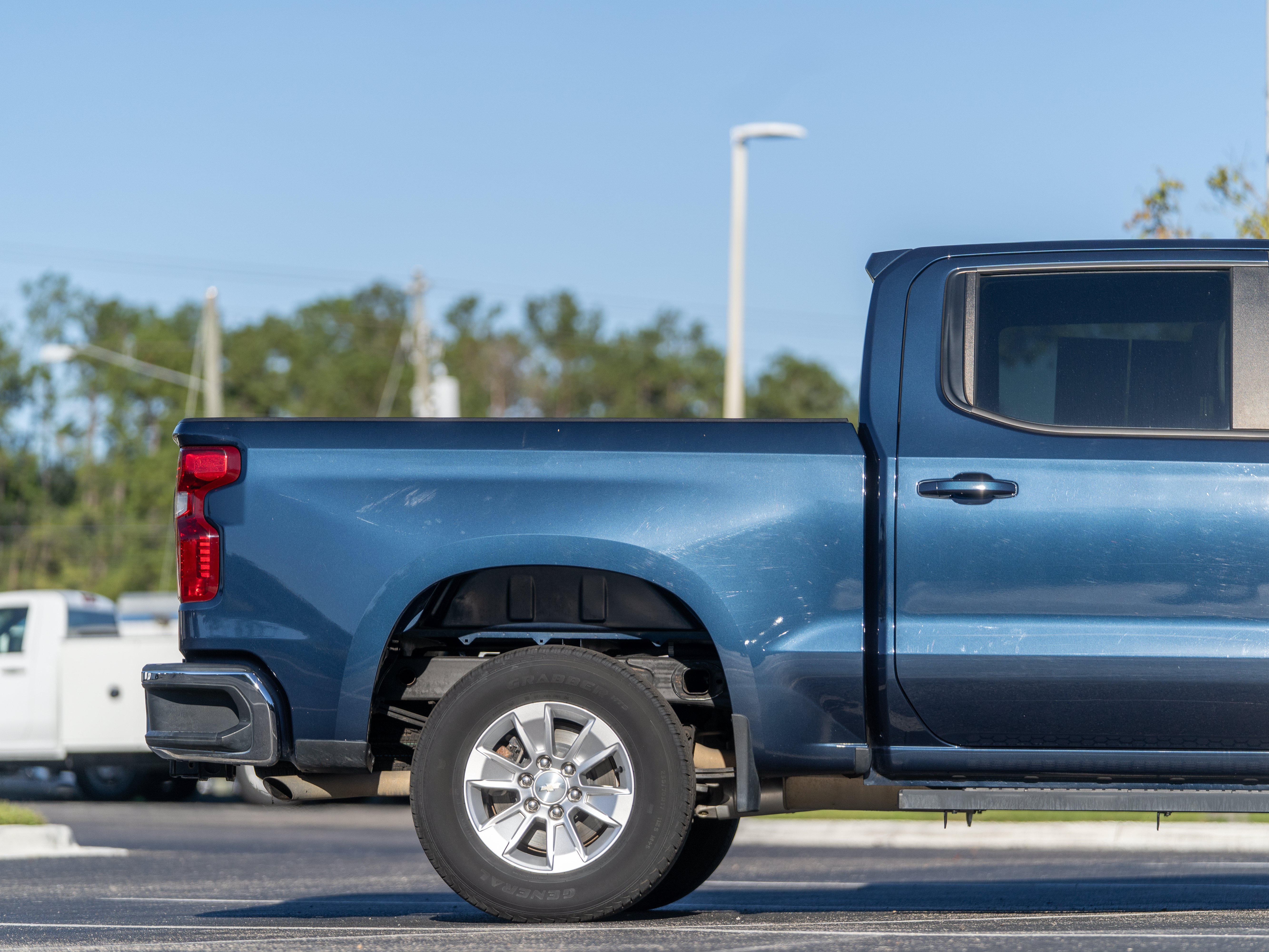 Used 2021 Chevrolet Silverado 1500 LT RWD image 6