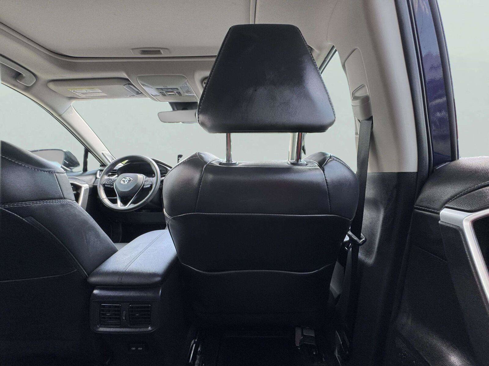 Used 2022 Toyota RAV4 Limited FWD image 51