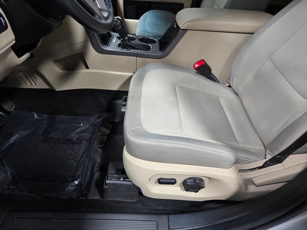 Used 2019 Ford Flex SE FWD image 11