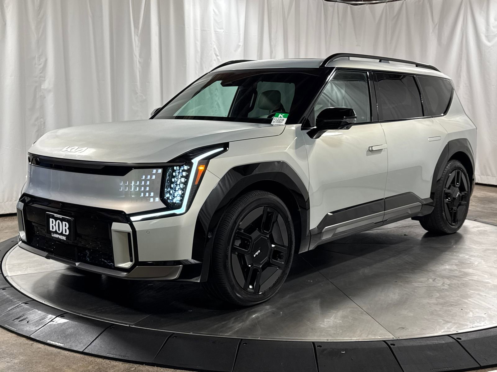 Certified 2024 Kia EV9 GT-Line AWD/4WD image 1