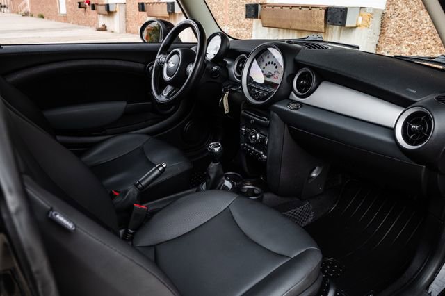 Used 2011 MINI Cooper Hardtop FWD image 18