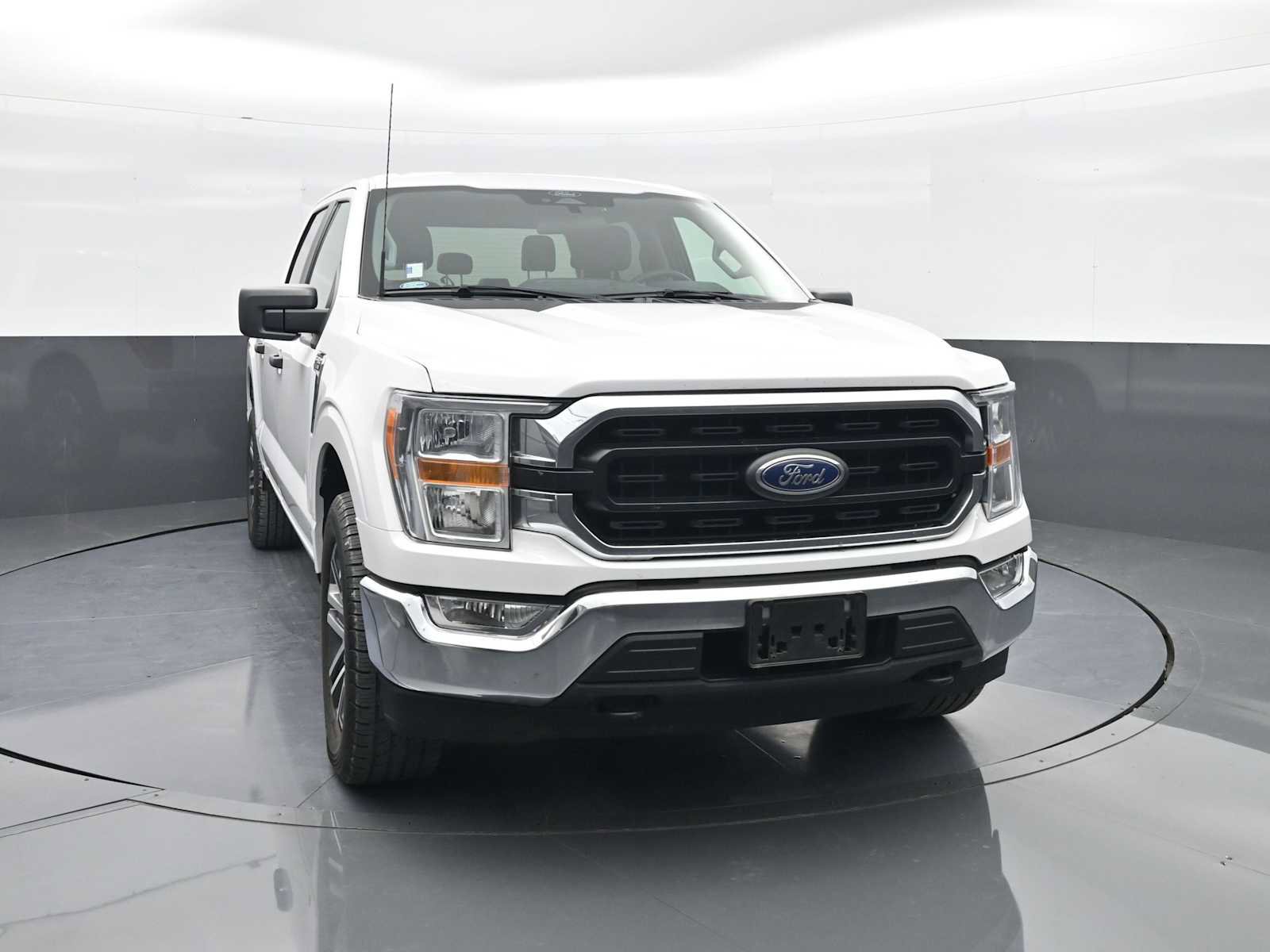 Used 2022 Ford F150 XLT image 2