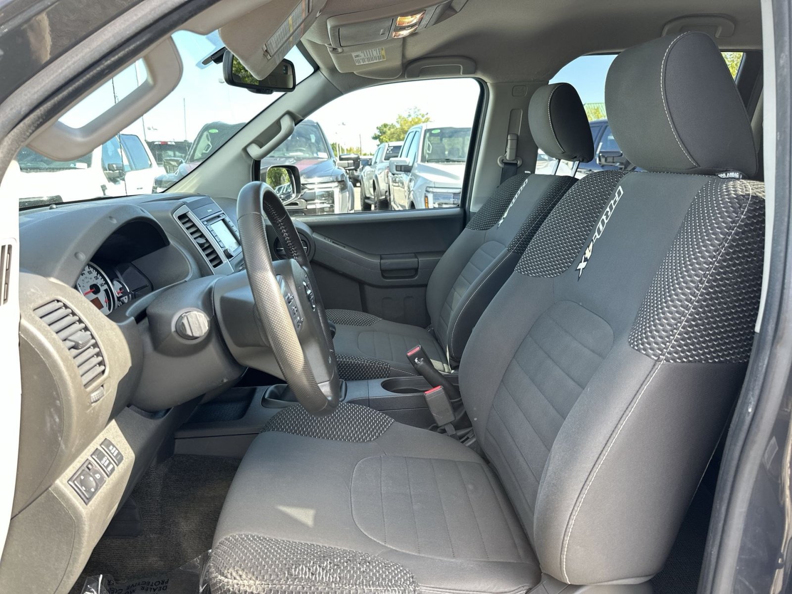 Used 2015 Nissan Xterra PRO-4X AWD/4WD image 14