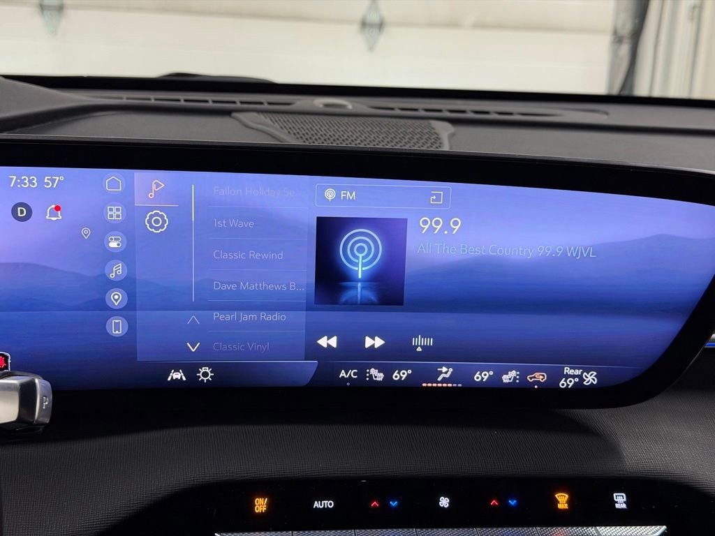 Certified 2025 Buick Enclave Preferred image 35