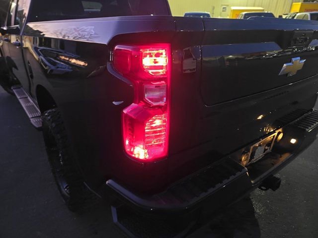 Used 2023 Chevrolet Silverado 1500 Custom image 28