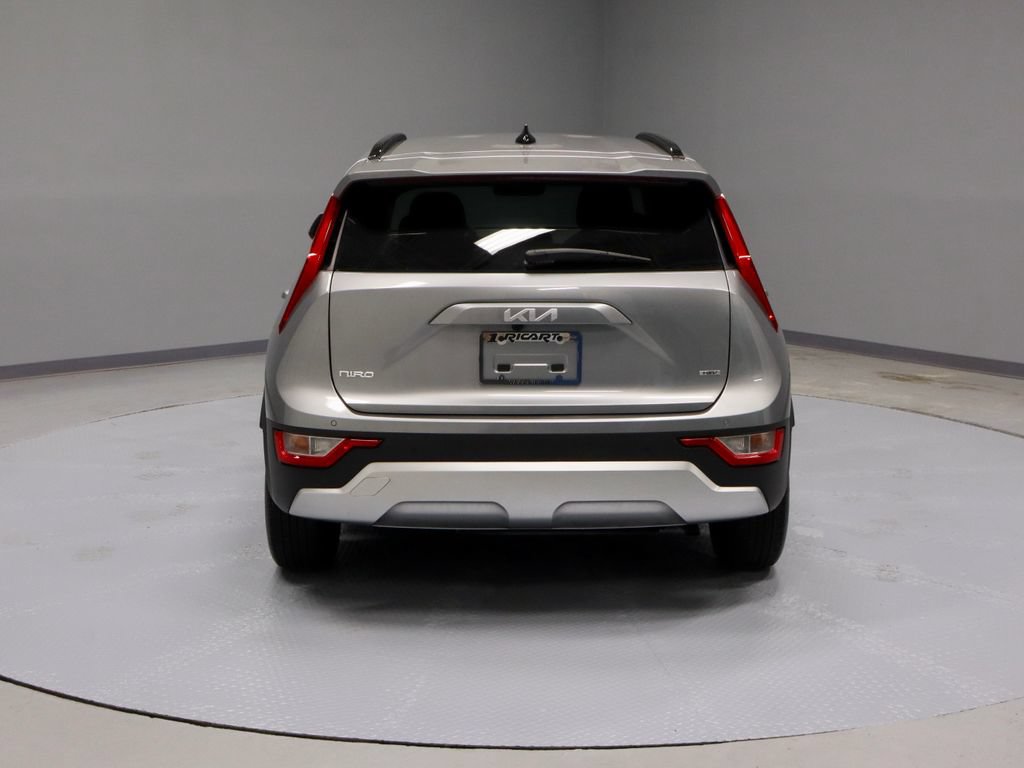 Used 2023 Kia Niro EX FWD image 11