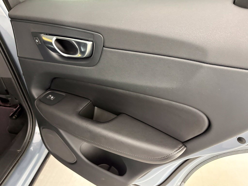 Used 2023 Volvo XC60 B5 Plus w/ Protection Package Premier FWD image 37