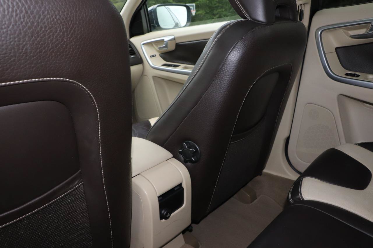 Used 2010 Volvo XC60 T6 AWD/4WD image 21