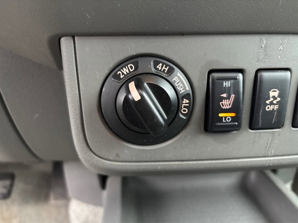 Used 2015 Nissan Frontier SL image 35