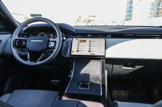 New 2026 Land Rover Range Rover Velar Dynamic SE image 14