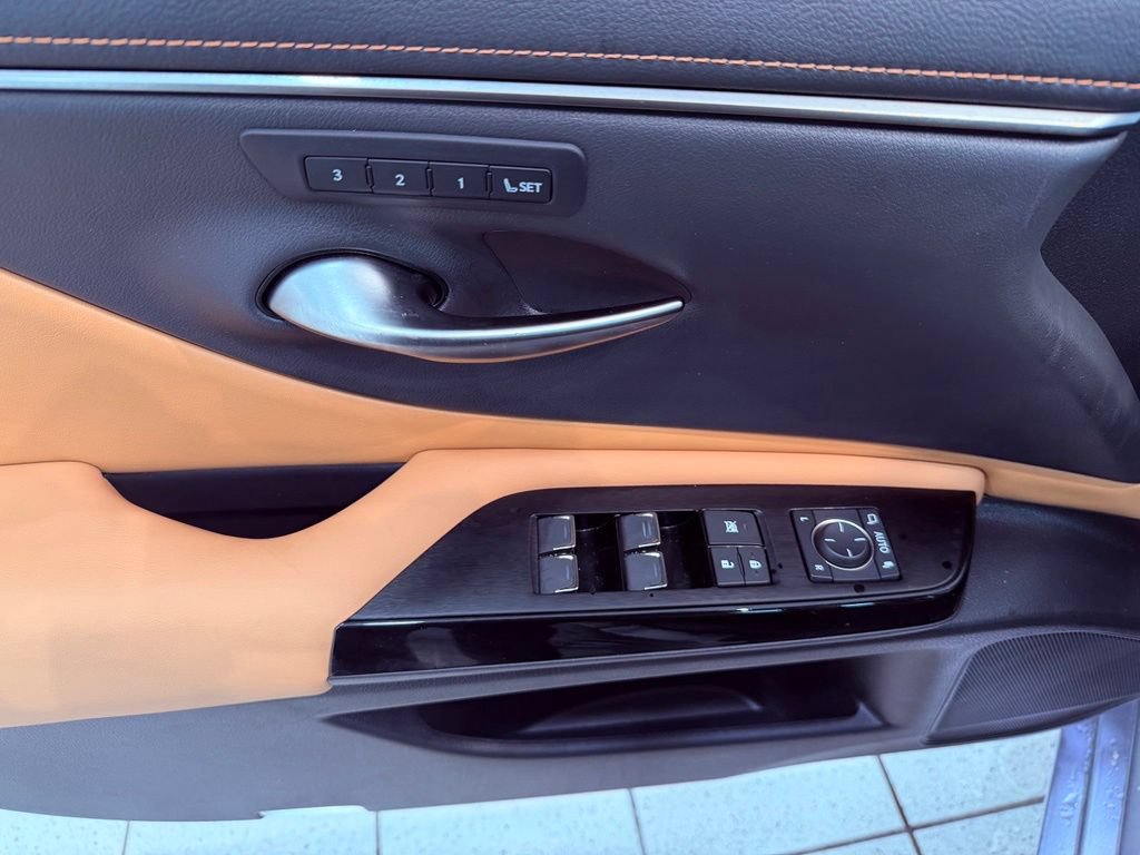 Certified 2022 Lexus ES 350 w/ Premium Package FWD image 18