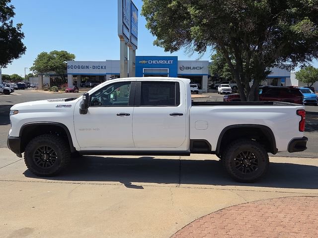 New 2026 Chevrolet Silverado 2500 ZR2 AWD/4WD image 2