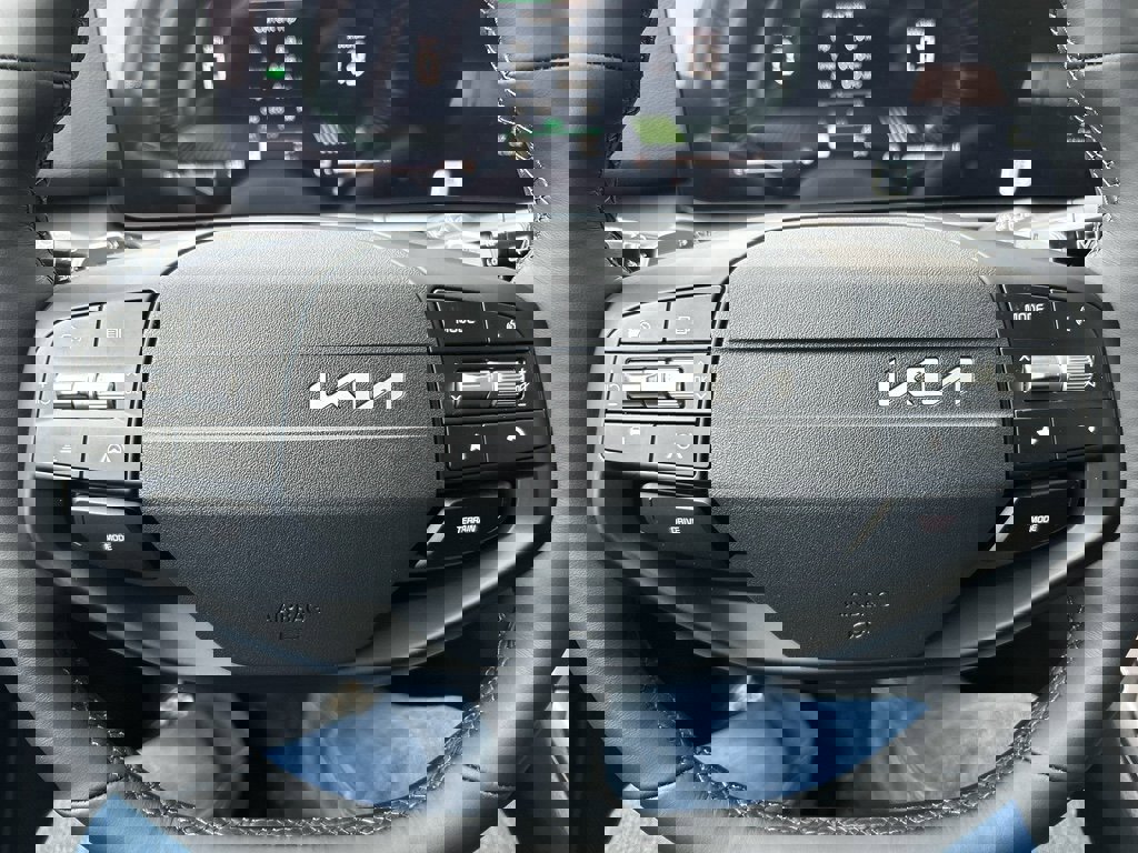 New 2026 Kia Sportage EX w/ EX Panoramic Sunroof Package image 25