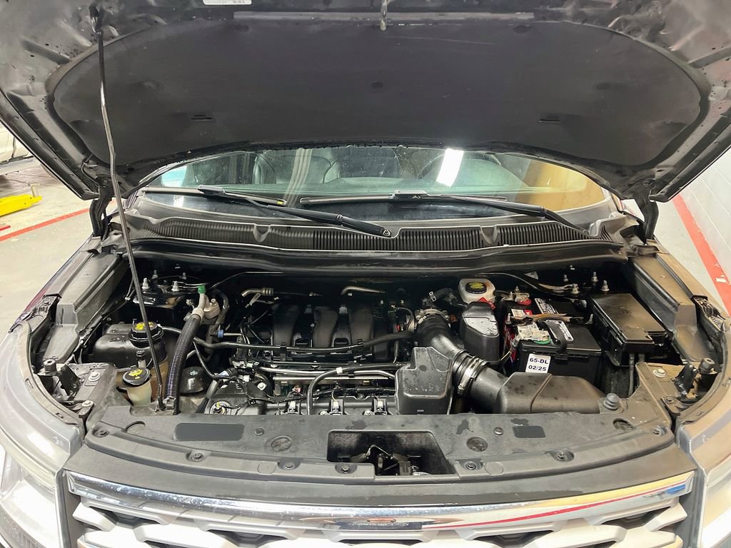 Used 2018 Ford Explorer Limited image 32