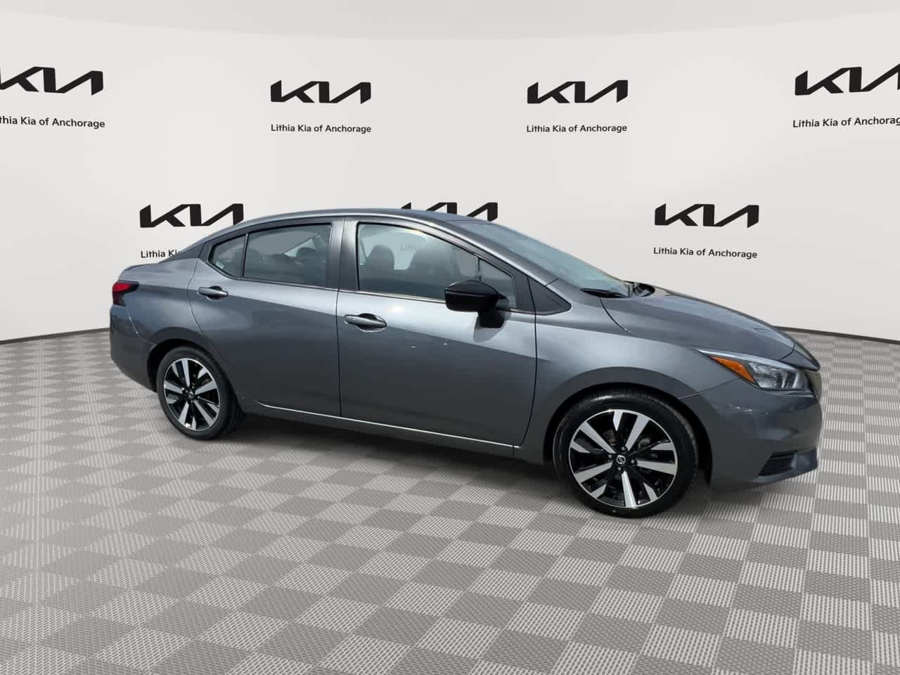 Used 2022 Nissan Versa SR w/ Convenience Package FWD image 2