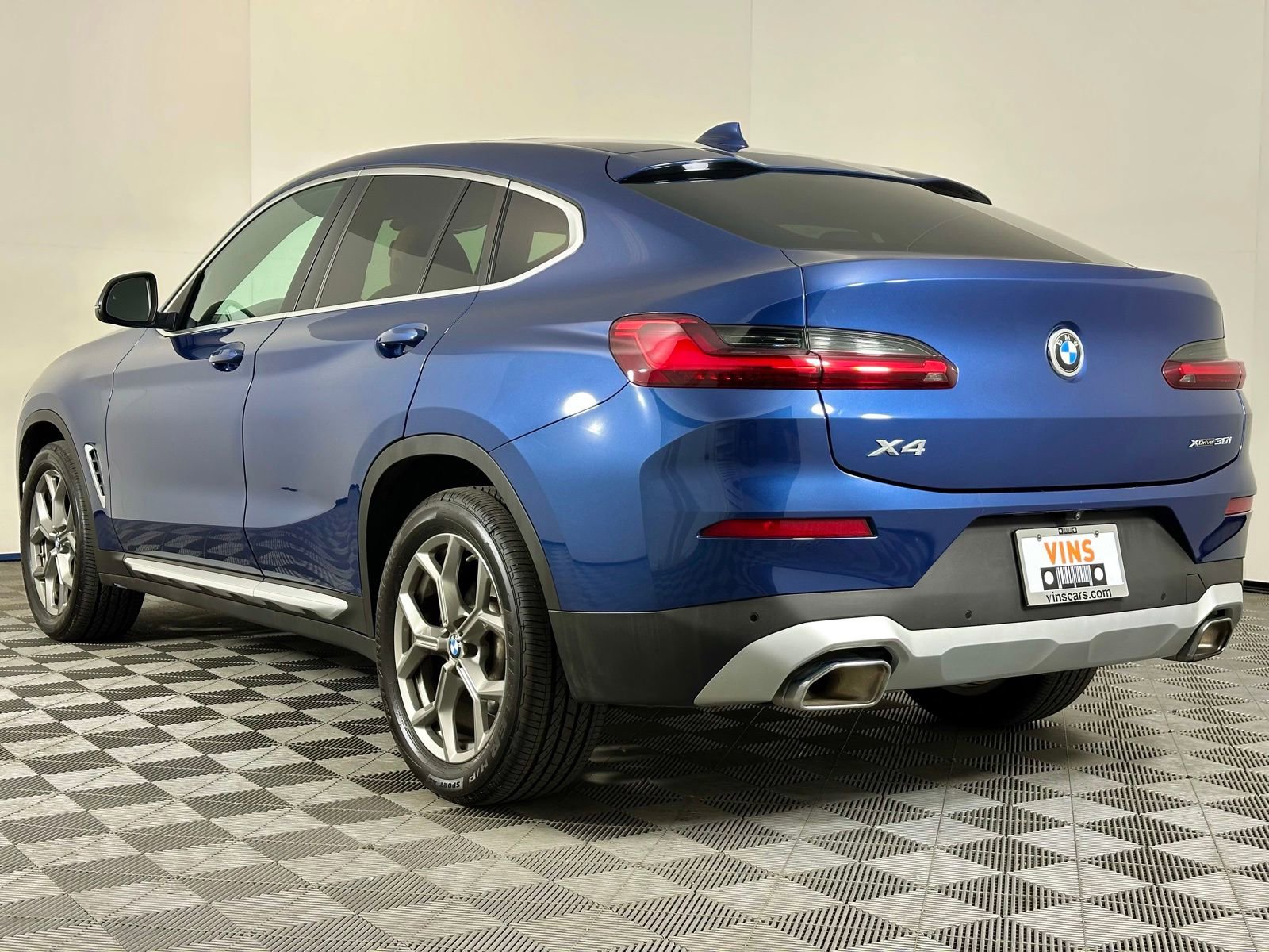 Used 2023 BMW X4 xDrive30i w/ Premium Package AWD/4WD image 6