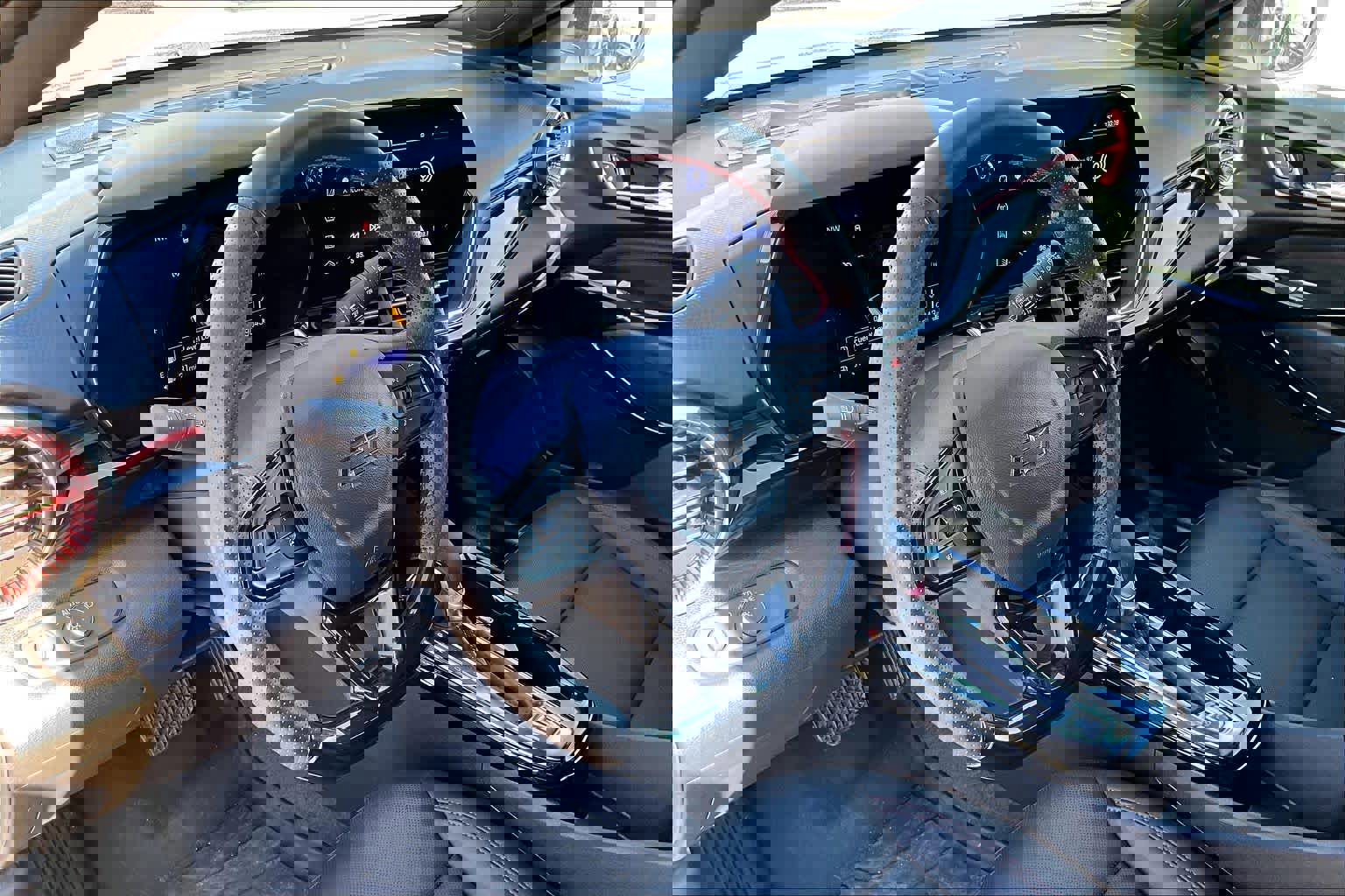 Used 2025 Chevrolet Trax RS w/ Driver Confidence Package image 17