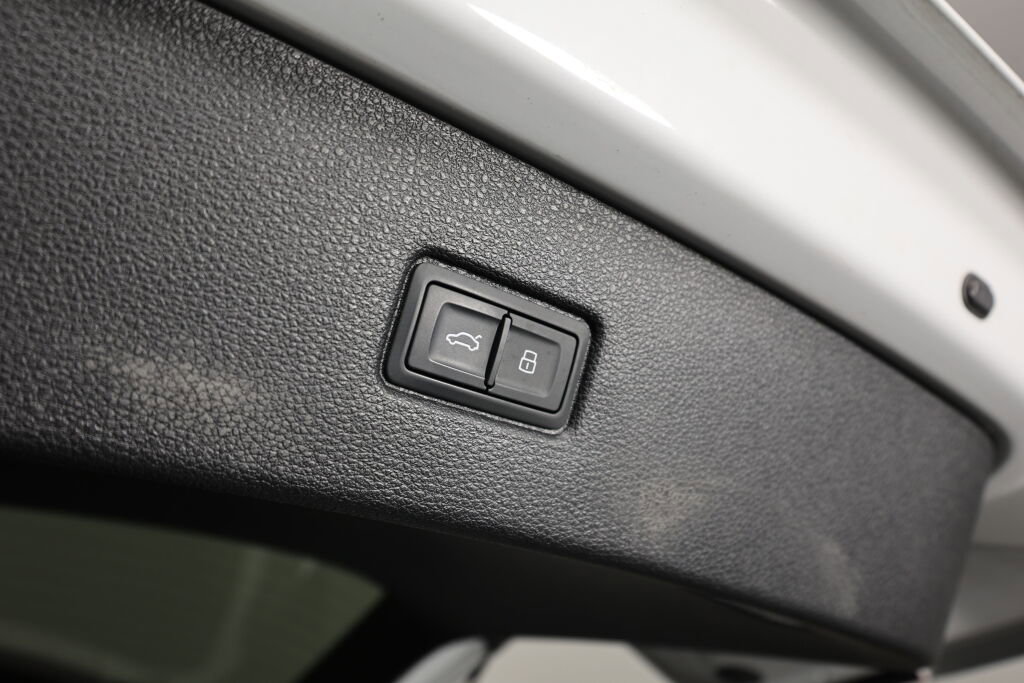 Used 2018 Audi Q7 3.0T Prestige w/ Prestige Package image 20