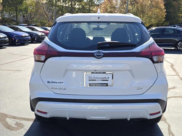 Used 2023 Nissan Kicks SV image 4