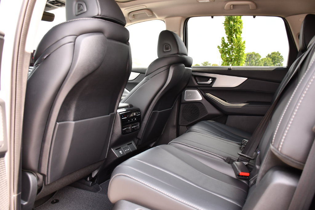 Certified 2026 Acura MDX w/ Technology Package AWD/4WD image 19