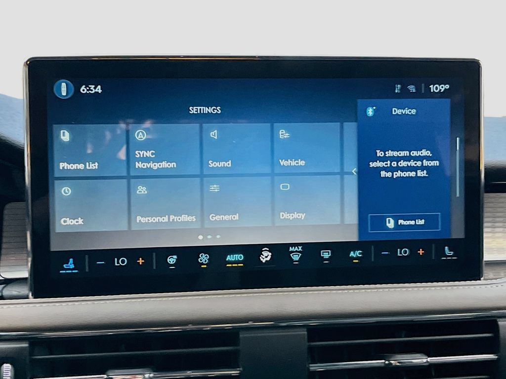 Used 2025 Lincoln Corsair AWD w/ Equipment Group 101A image 14