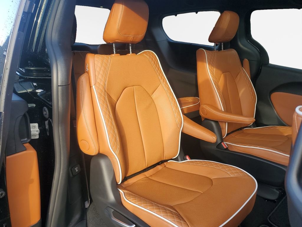 New 2026 Chrysler Pacifica Pinnacle image 29