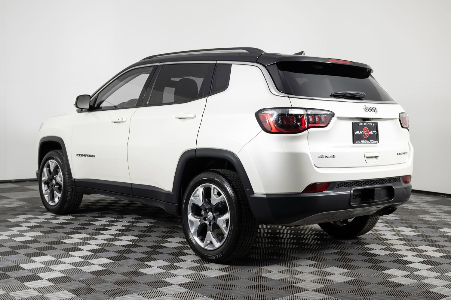 Used 2018 Jeep Compass Limited AWD/4WD image 4