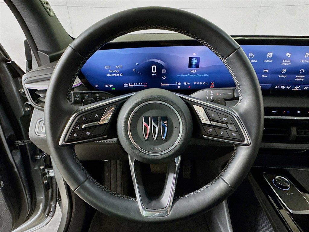 Used 2025 Buick Enclave Preferred image 9