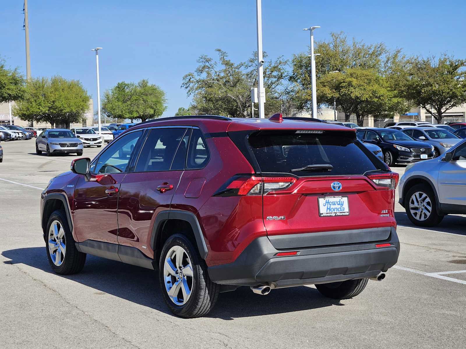 Used 2021 Toyota RAV4 XLE Premium image 5