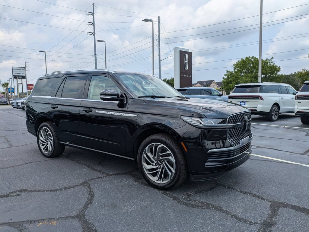 New 2027 Lincoln Navigator Reserve AWD/4WD image 2