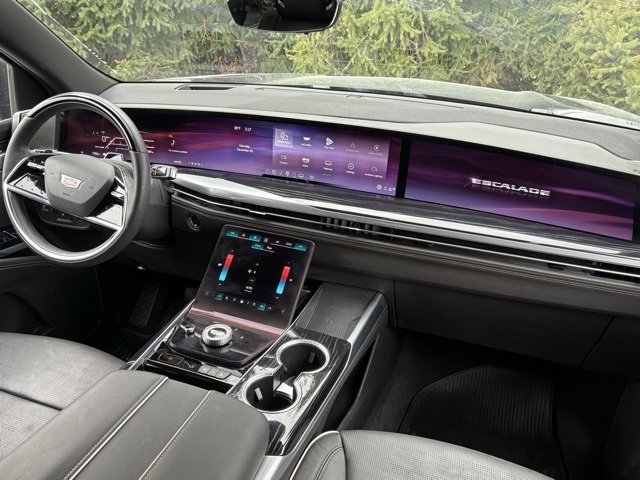 Used 2025 Cadillac Escalade Sport w/ Touring Package image 35