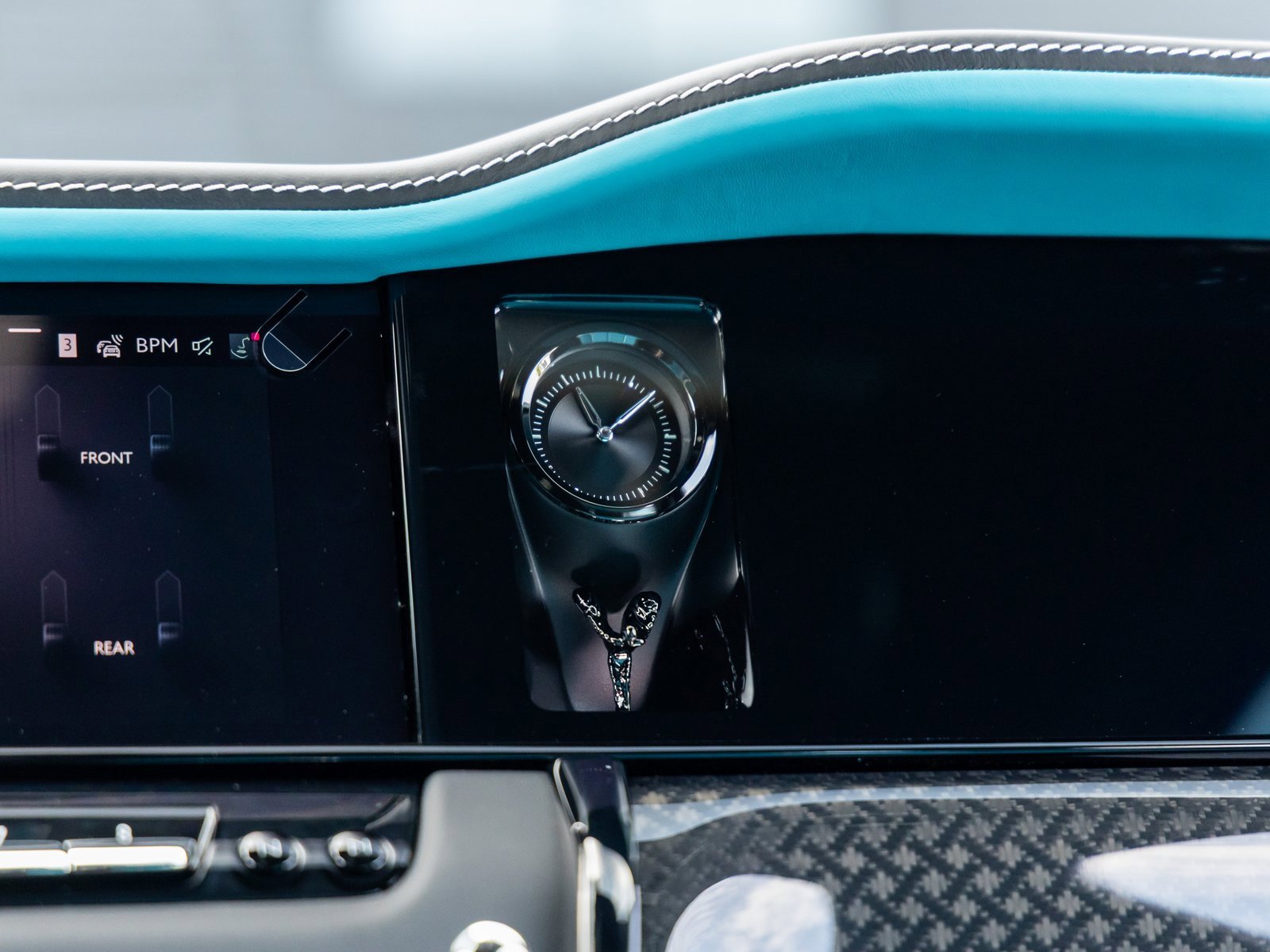 New 2026 Rolls-Royce Cullinan Black Badge image 38