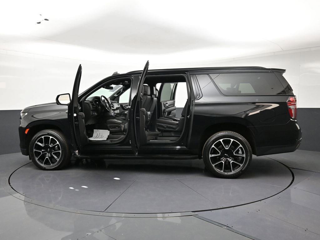 Used 2023 Chevrolet Suburban RST w/ Luxury Package AWD/4WD image 35