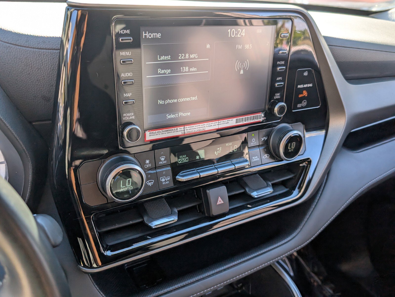 Used 2022 Toyota Highlander LE image 22