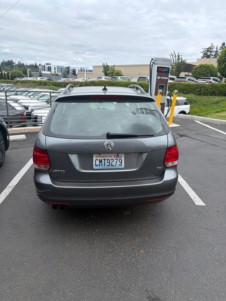 Used 2011 Volkswagen Jetta TDI FWD image 5