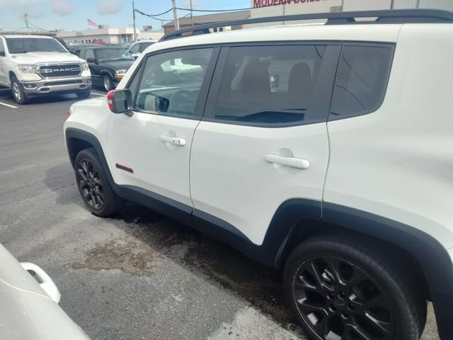 Used 2023 Jeep Renegade Latitude AWD/4WD image 1