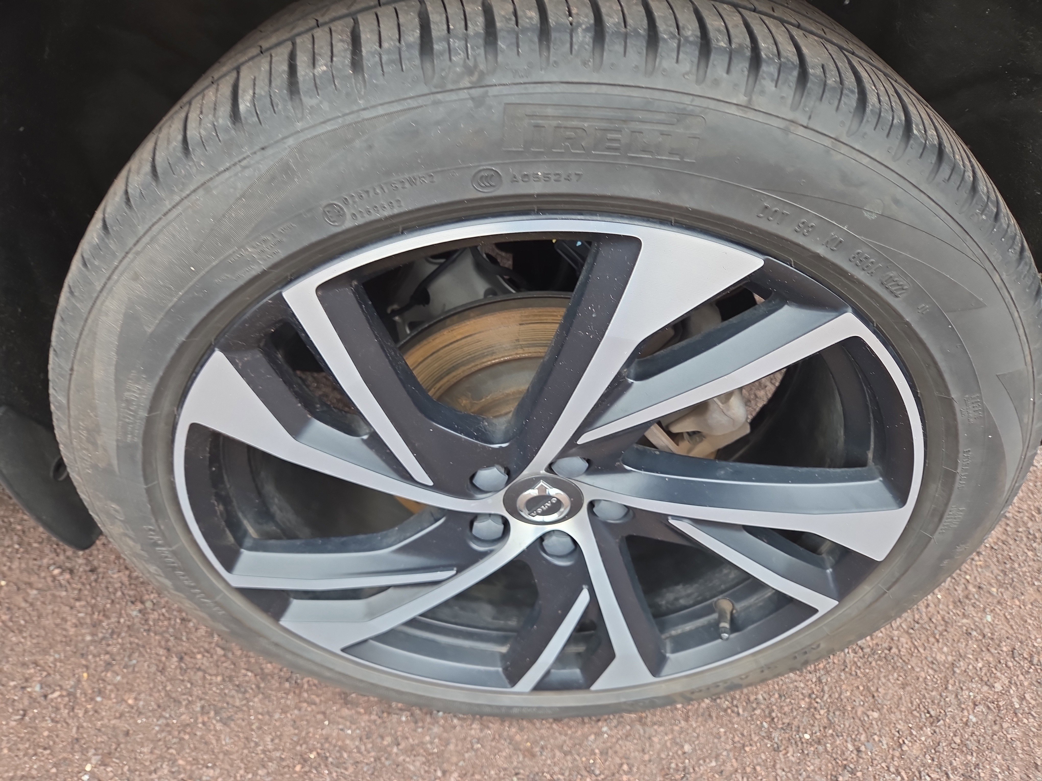 Used 2021 Volvo XC40 T5 R-Design w/ Climate Package image 11