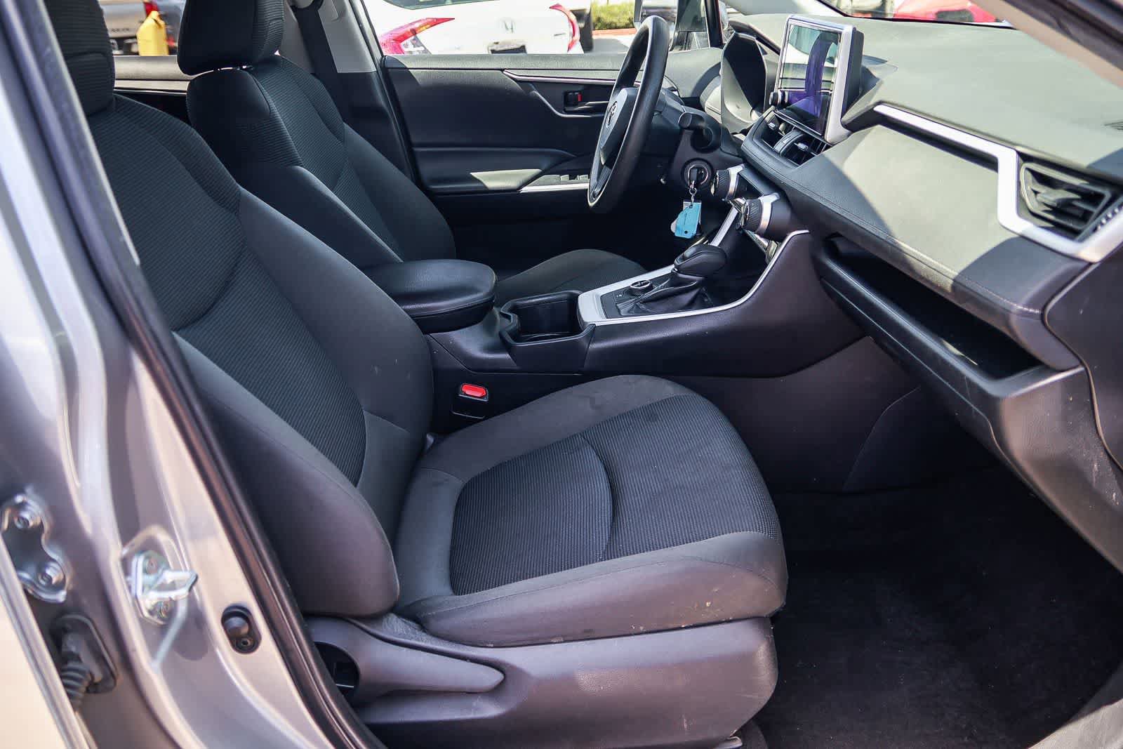 Used 2023 Toyota RAV4 LE AWD/4WD image 16