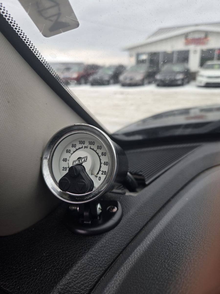 Used 2015 RAM 1500 ST w/ SXT Appearance Group AWD/4WD image 9