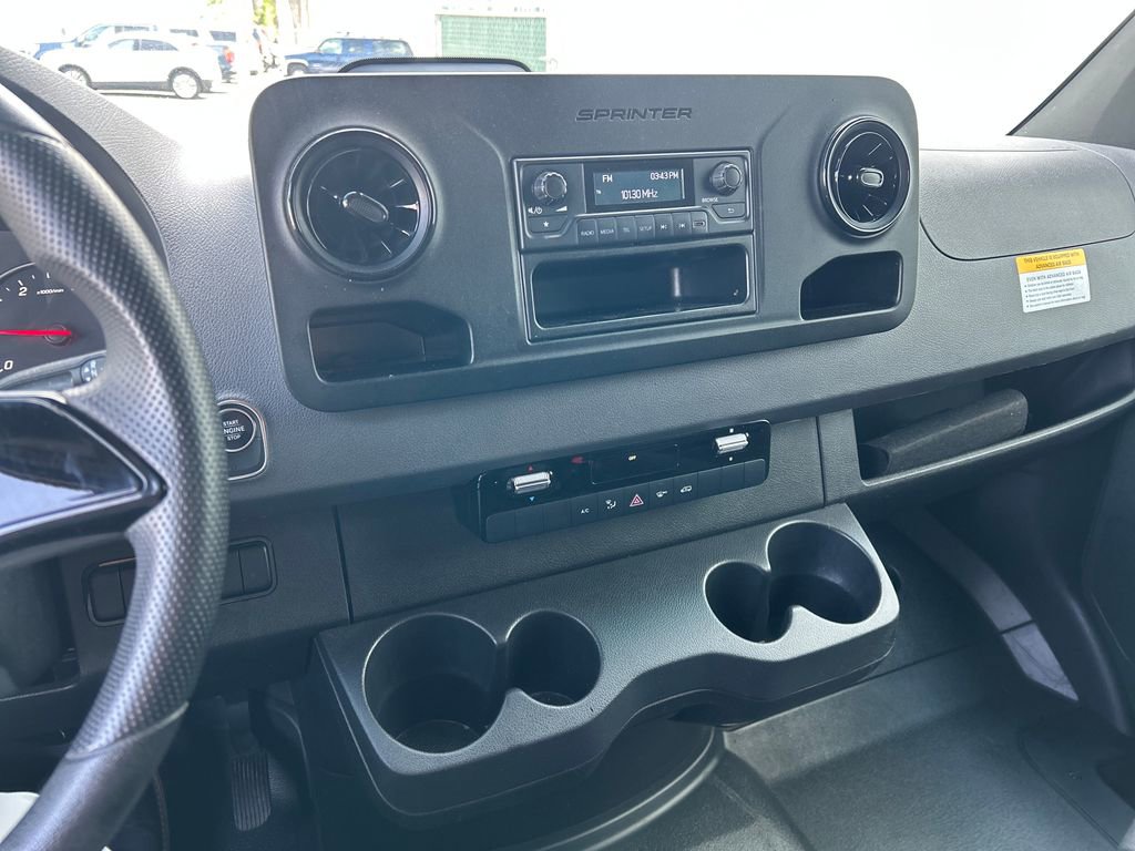 Used 2025 Mercedes-Benz Sprinter 2500 image 13