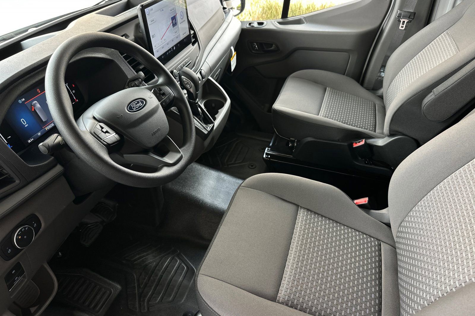 New 2026 Ford Transit 150 Low Roof w/ Load Area Protection Package RWD image 9