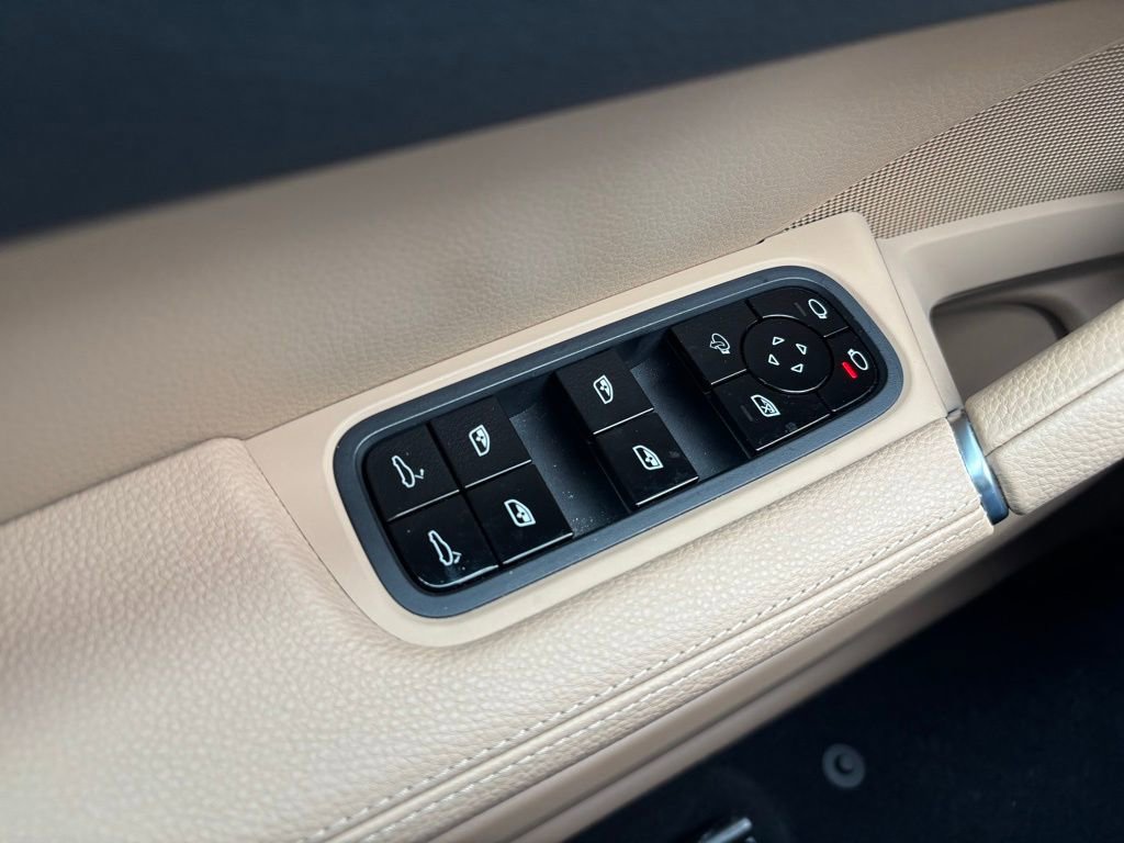 Used 2019 Porsche Cayenne S image 14