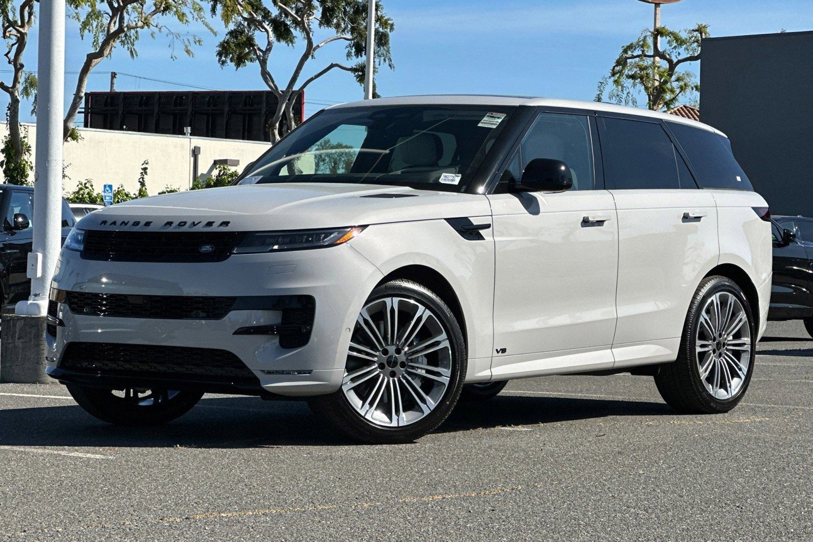 New 2026 Land Rover Range Rover Sport Dynamic SE image 1