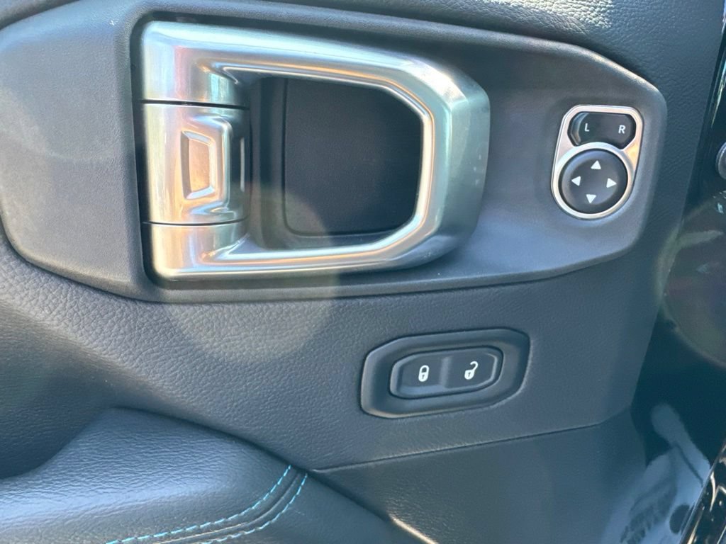 Used 2023 Jeep Wrangler Unlimited Rubicon 4xe w/ Cold Weather Group AWD/4WD image 13